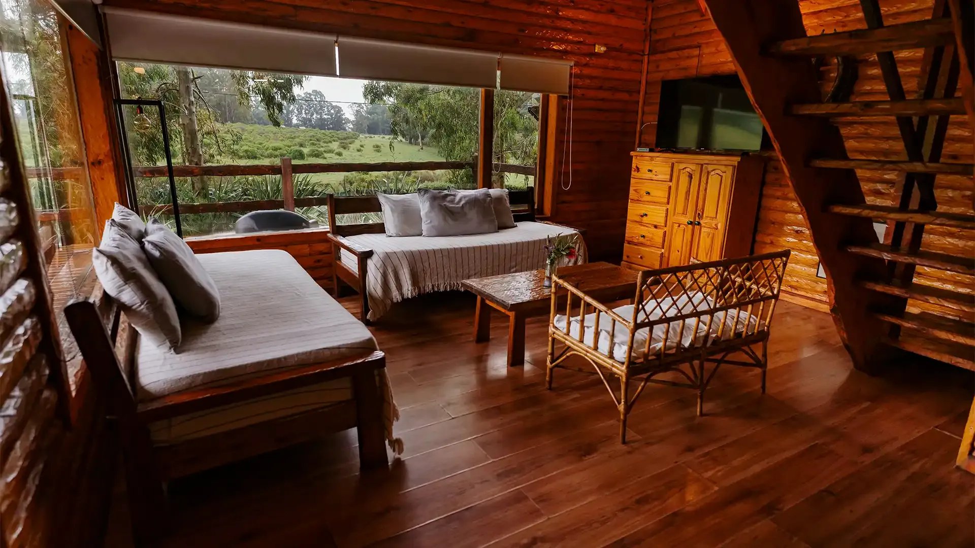 Interior de la Cabaña Alce en Valle de los Ciervos, Tandil
