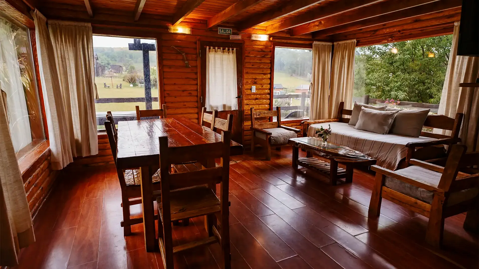 Interior de la Cabaña Antílope en Valle de los Ciervos, Tandil