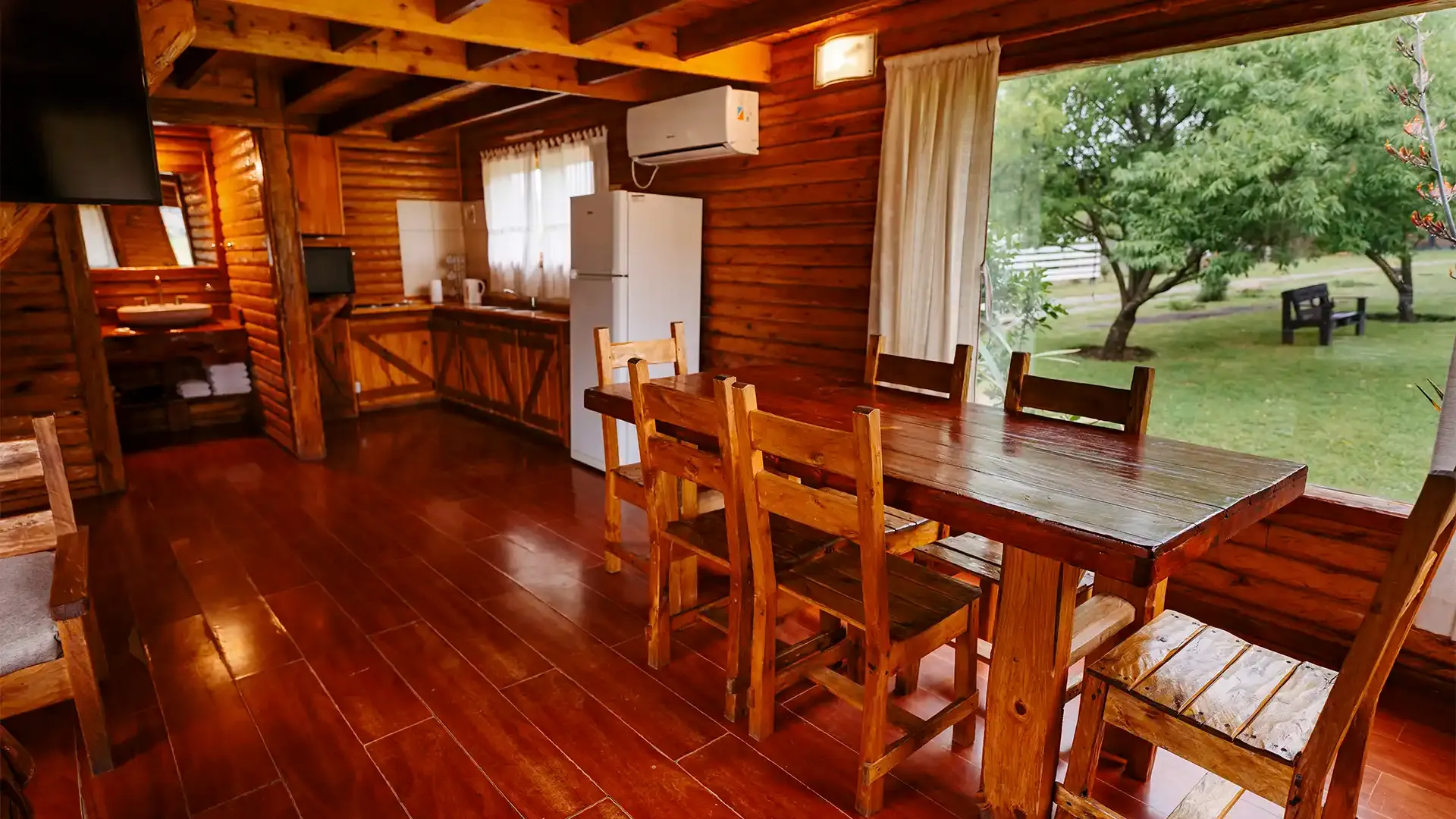 Interior de la Cabaña Antílope en Valle de los Ciervos, Tandil