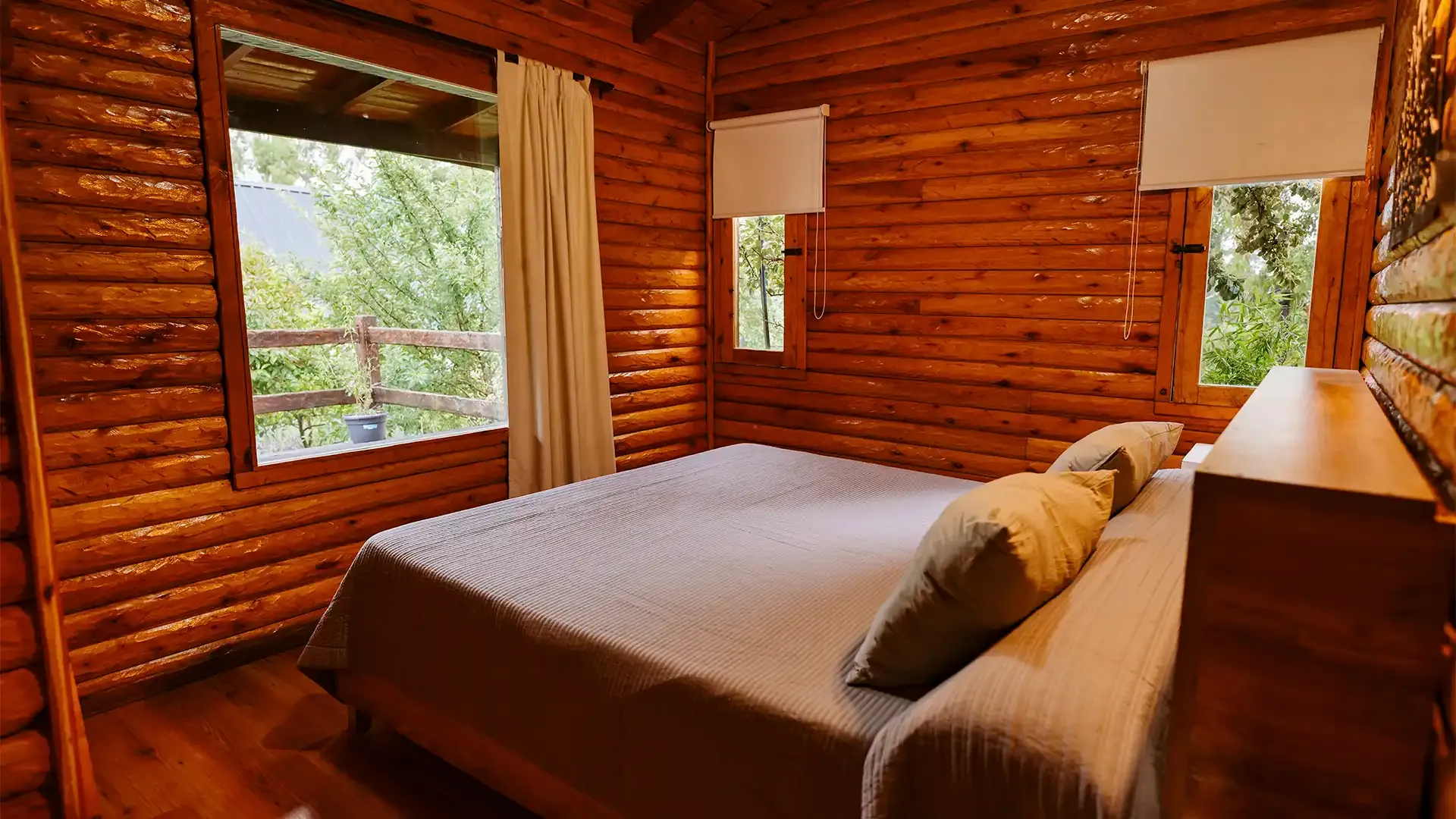 Interior de la Cabaña Huemul en Valle de los Ciervos, Tandil