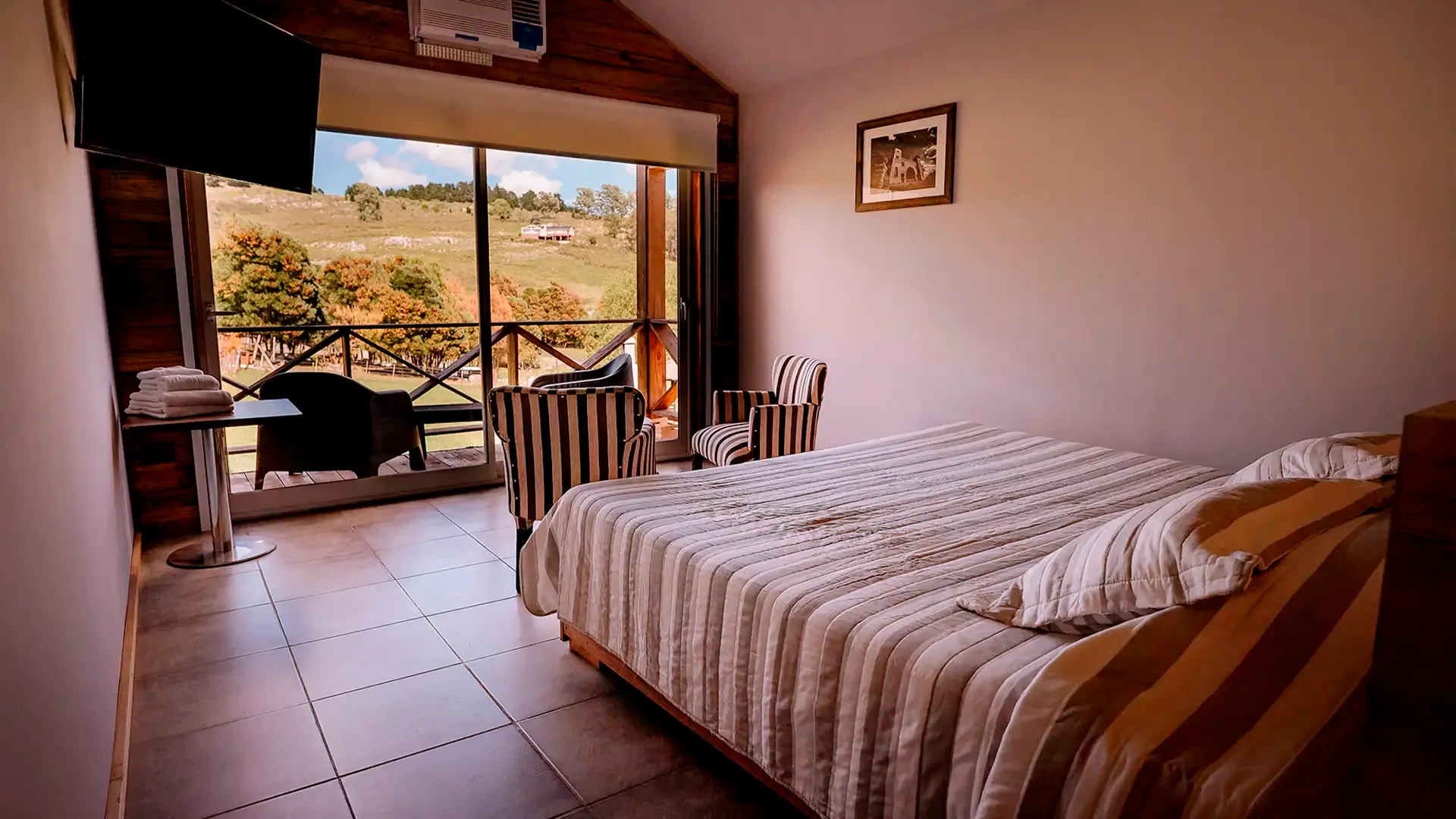 Interior de la Suite Junior en Valle de los Ciervos, Tandil