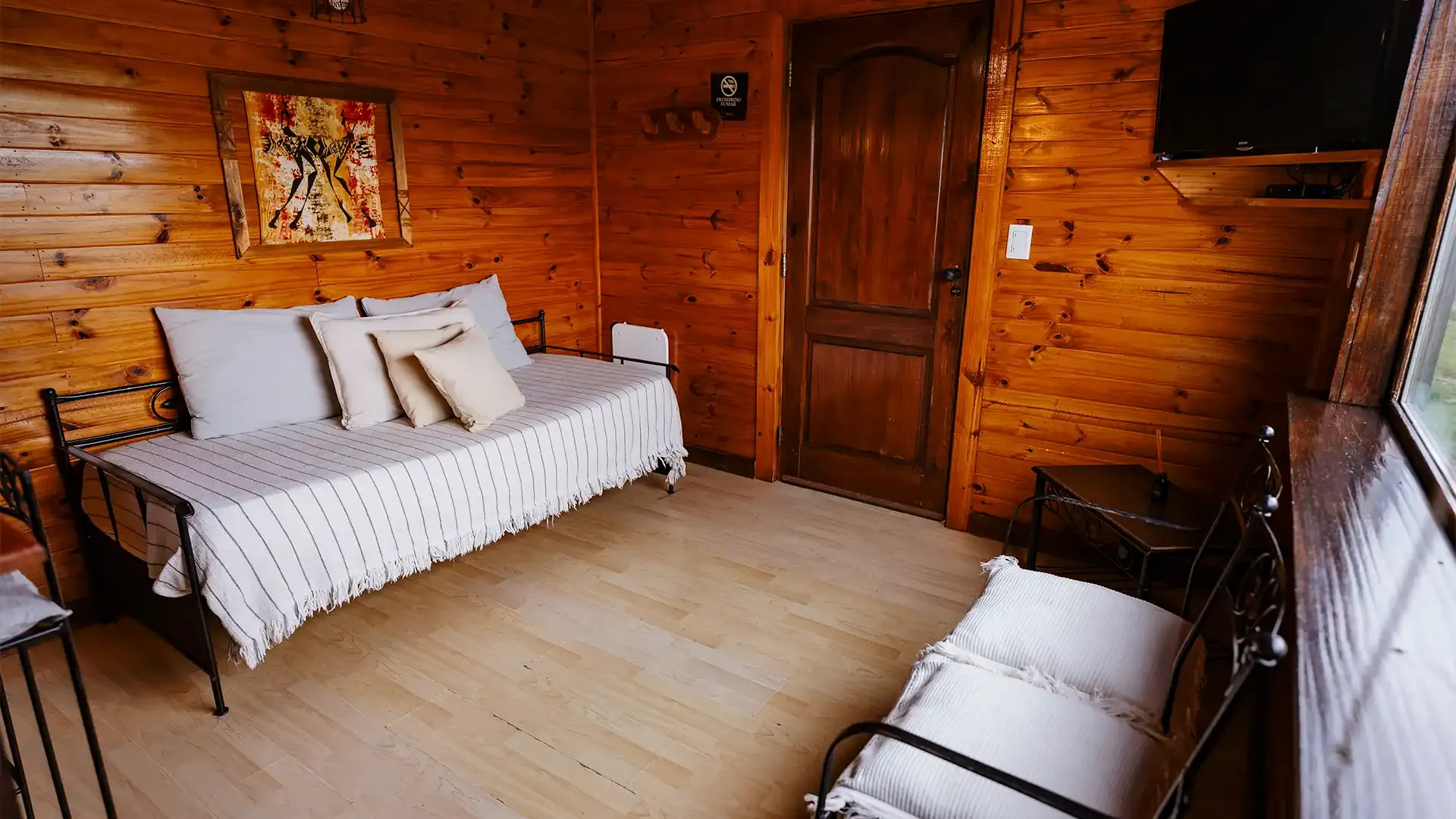 Interior de la Cabaña Vagón en Valle de los Ciervos, Tandil